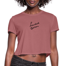 Laden Sie das Bild in den Galerie-Viewer, Women's Cropped T-Shirt "Limited Edition" - mauve