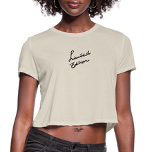 Laden Sie das Bild in den Galerie-Viewer, Women's Cropped T-Shirt "Limited Edition" - dust